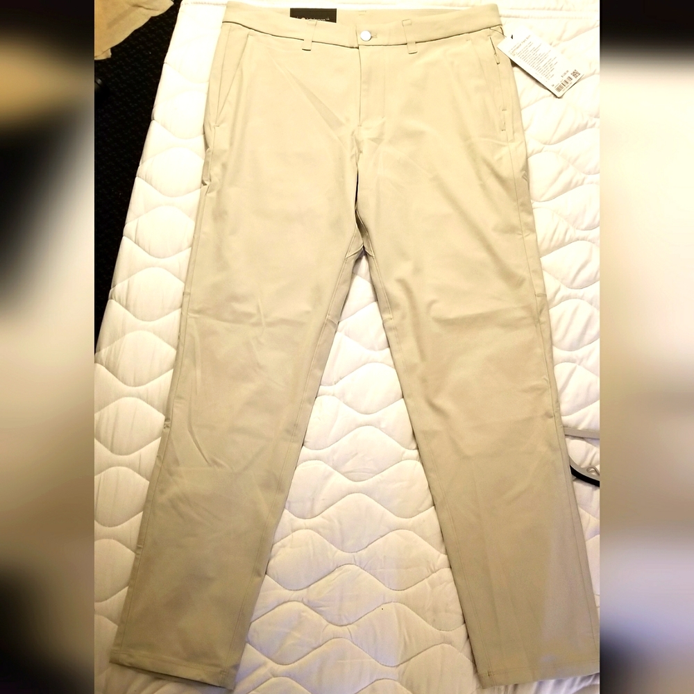 Lululemon men's khaki pants brand new w/tags Size 34 W, 32 L